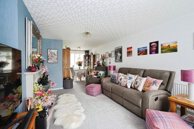 5, Duncombe Close, Scarborough photo 2