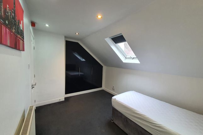 Room to rent in Queens Road, Doncaster