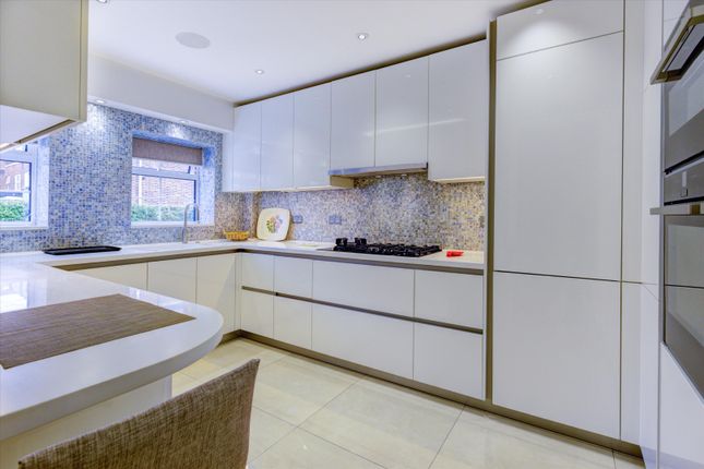 Link-detached house for sale in The Marlowes, St John's Wood