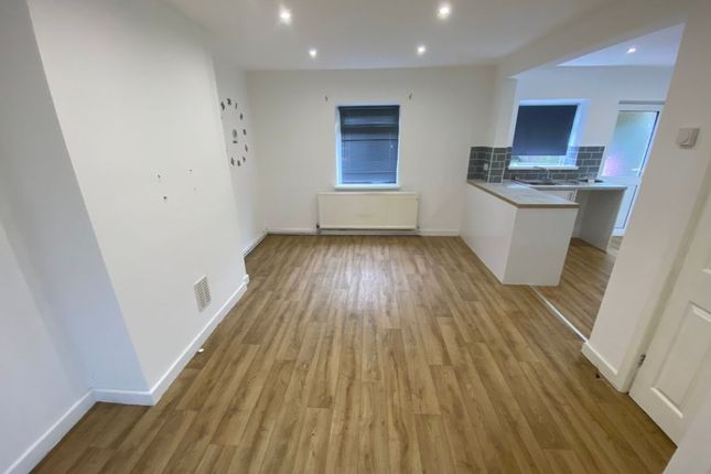 53 Emlyn Rd, Swansea photo 3