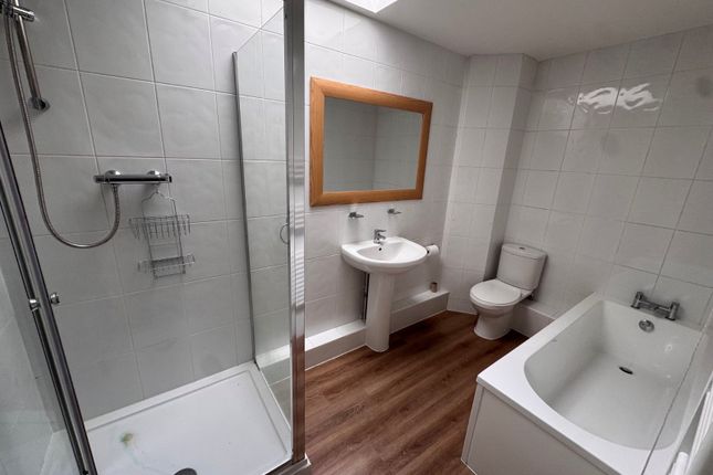 Room B, 1, Harborough Road, Hampshire photo 3