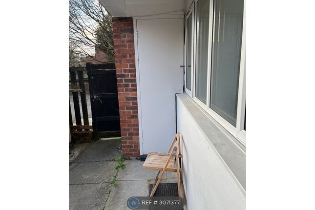 Greatham Walk, London photo 2