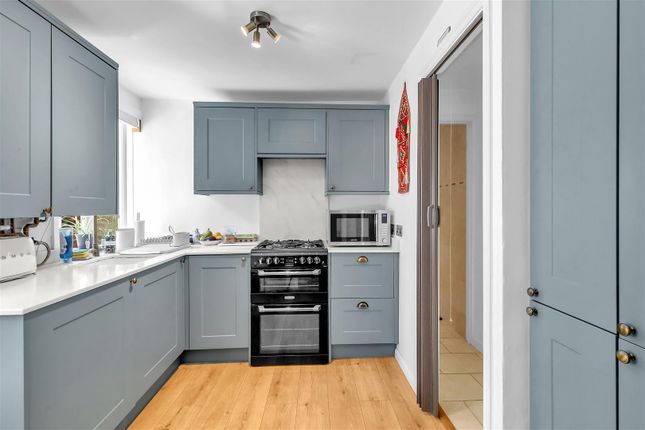 9B, Croft Road, Godalming photo 4