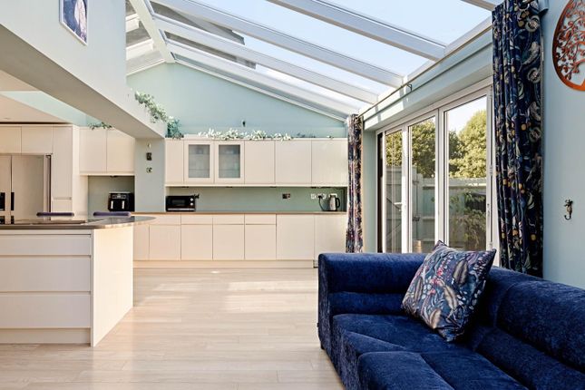 3-bed house on 2, Smithers Close, Tonbridge, £600,000
