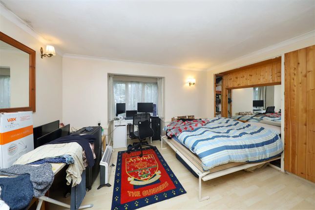 Flat 13, Sycamore Court, 96, Harlington Road, Hillingdon photo 2