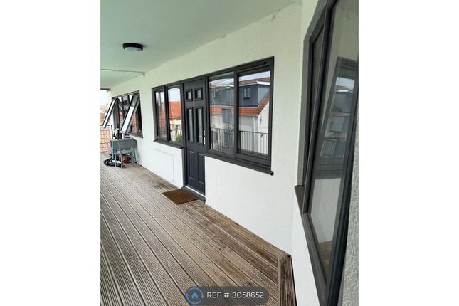 Flat, West Court Clifton Street, Bedminster, Bristol photo 2