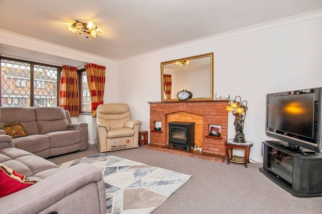49, Meadowbank Drive, Worcester photo 2