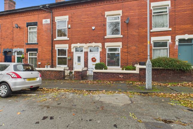 18, Russell Street, Dukinfield photo 3