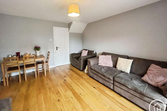 13, Vectis Drive, Sittingbourne photo 3