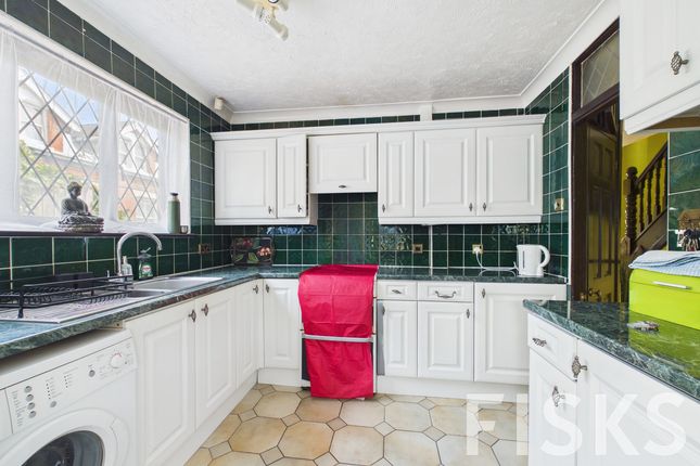 15, Chancel Close, Benfleet photo 4