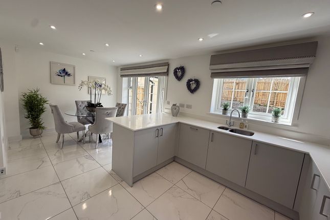 8, Sandy Lane photo 3