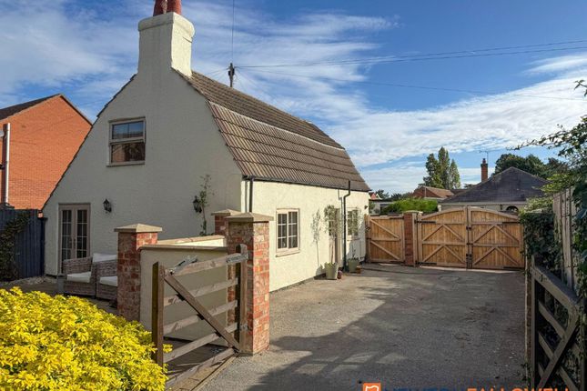 2-bed detached on 6 Queen Street, Newark, £325,000