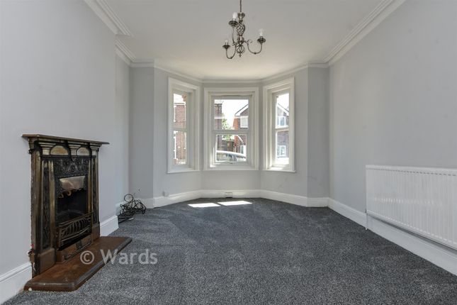5-bed terraced on 21, Linden Crescent, Folkestone, £300,000