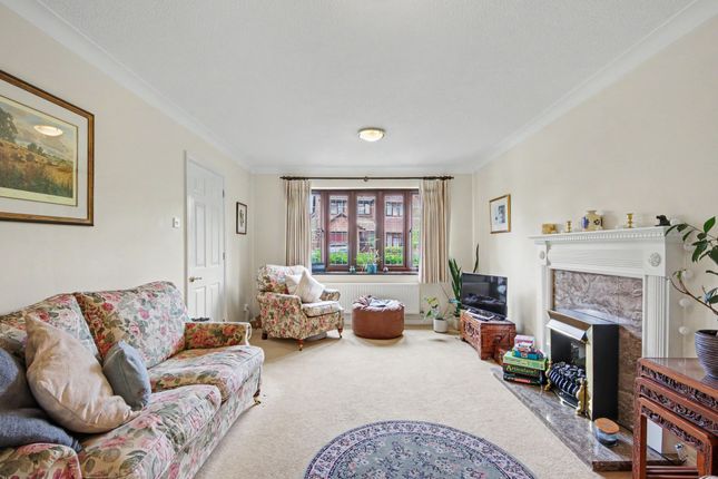 9 Wordsworth Close, Southampton photo 3