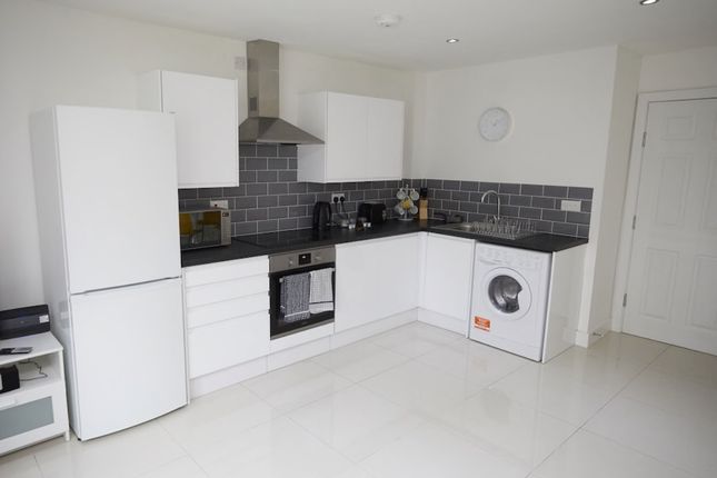 11, Flat  Spireview,, Southampton photo 4