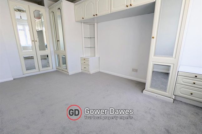 8, Spindles, Tilbury photo 4