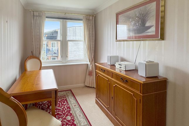 Flat 49, Nelson Court, Gravesend photo 3