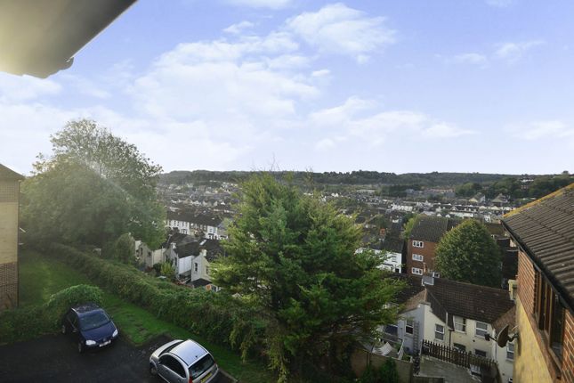 Flat for sale in Mayfield Avenue, Dover