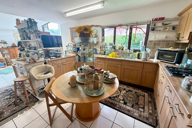 5, Cae Bach Y Rhiw, Rhydyfelin photo 3