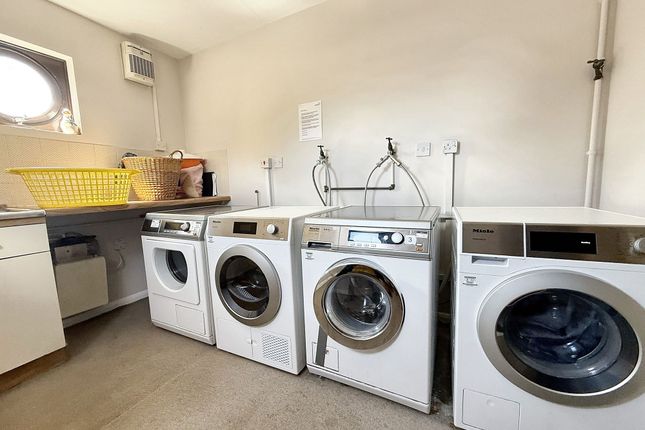 Woodlea Court, Verona Close, Uxbridge photo 4