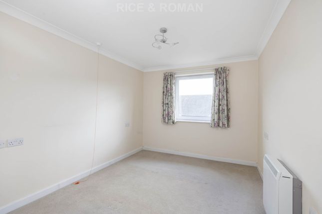 Flat for sale in Gibson Court, Hinchley Wood