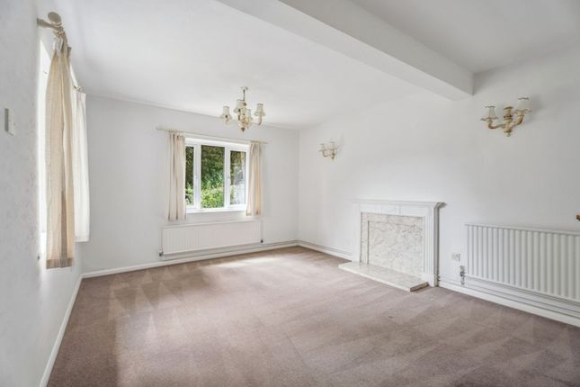 33 Vincents Way, High Wycombe photo 3