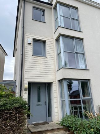 Modern Three-Story Terraced House With Large Windo...