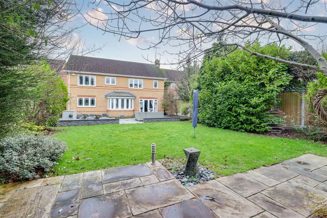 35, Hackamore, Benfleet photo 2