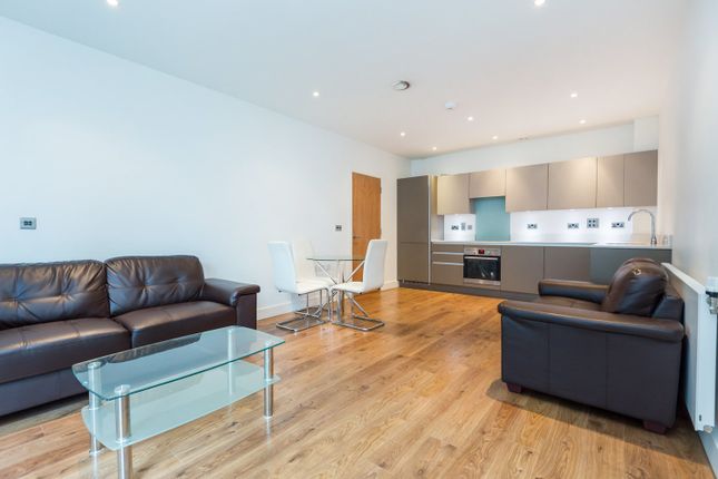 Flat to rent in Lighterman Point, New Village Avenue, London