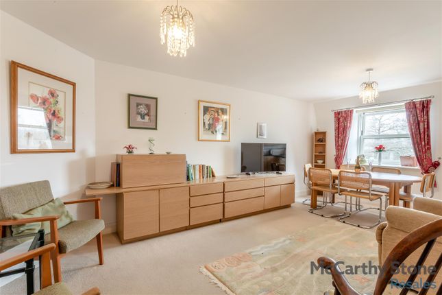 40 Peel Court, College Way, Welwyn Garden City photo 2