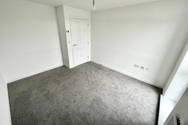 Flat to rent in Ffordd Wallace, Barry