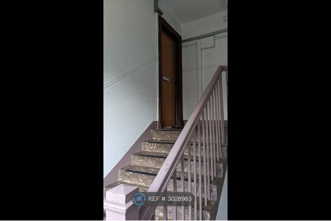 Flat, Bunessan Street, Glasgow photo 2