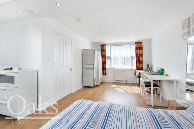 Terraced house for sale in Shirley Road, Croydon