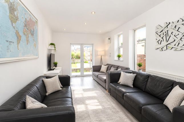 68, Cosmeston Street, Cardiff photo 2