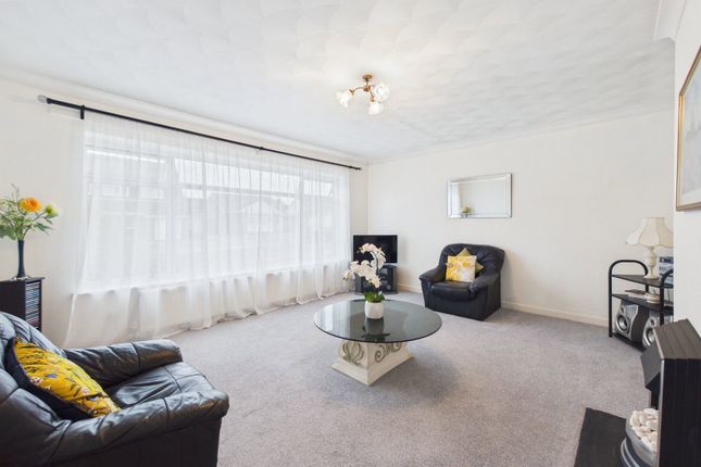 125, Adur Avenue, Worthing photo 2