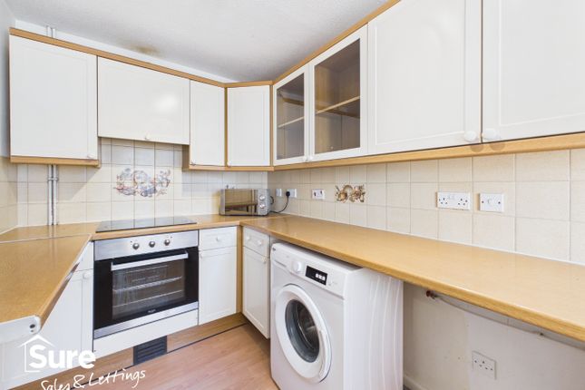 60 Copperfields, Luton, Bedfordshire photo 4