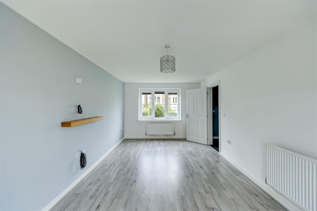 18, Tulip Gardens, Penrith photo 4