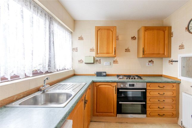 18, Peerless Drive, Uxbridge photo 3