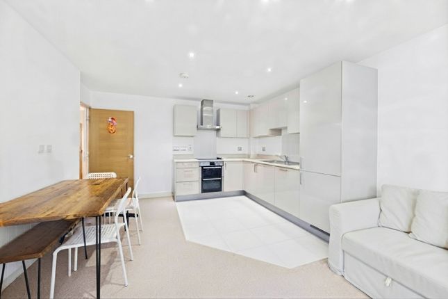 Flat 30, Saxons Court,, Peach Street, Wokingham photo 4