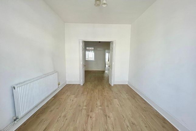 Thumbnail Terraced house to rent in Grays