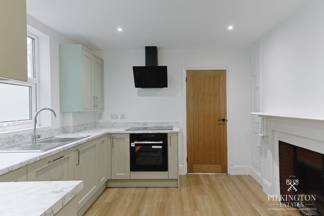 8 Pentyre Terrace, Plymouth, Devon photo 4