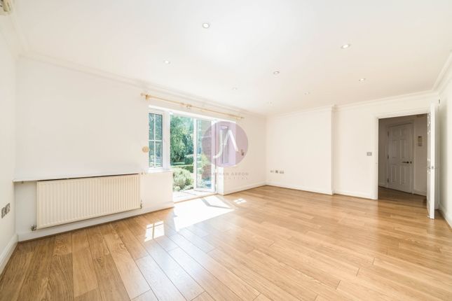 2,, Rochester Court, Mill Hill East photo 4