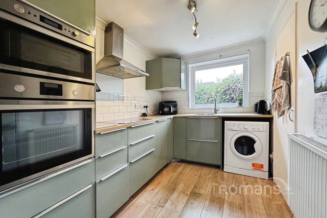 14, Brittain Court, Berkshire photo 4