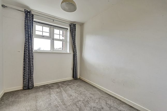 4, Stone Bridge Court, 2, Farnley Crescent, West Yorkshire photo 3