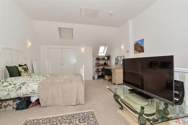 End terrace house for sale in Baldock Road, Canterbury, Kent