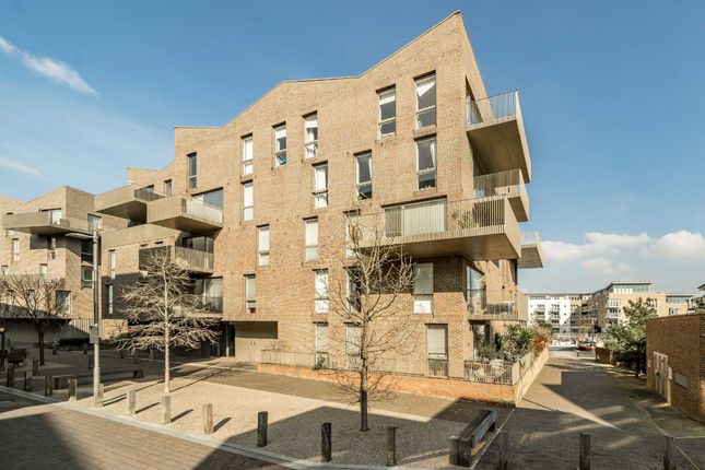 Thumbnail Flat for sale in Durham Wharf Drive, Brentford