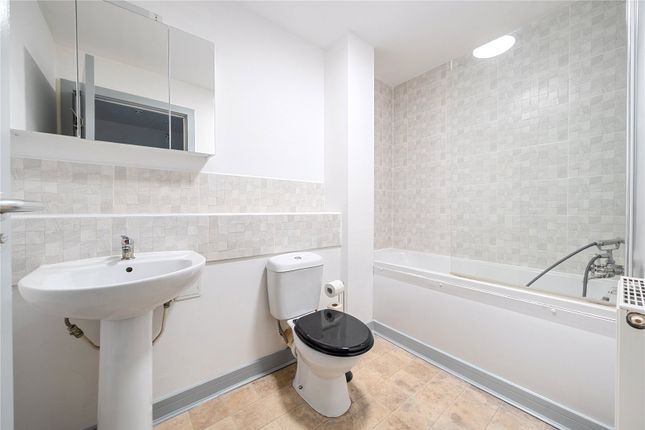 Flat 61, Centrillion Point, 2, Masons Avenue, Croydon photo 4