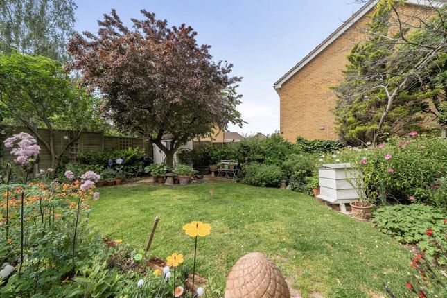 33 ALMOND DRIVE, Almond Drive, Thatcham photo 4