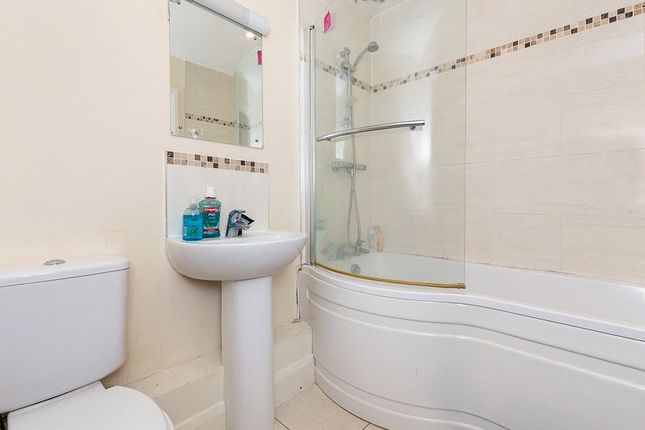 Flat for sale in Brook Road, Redhill, Surrey