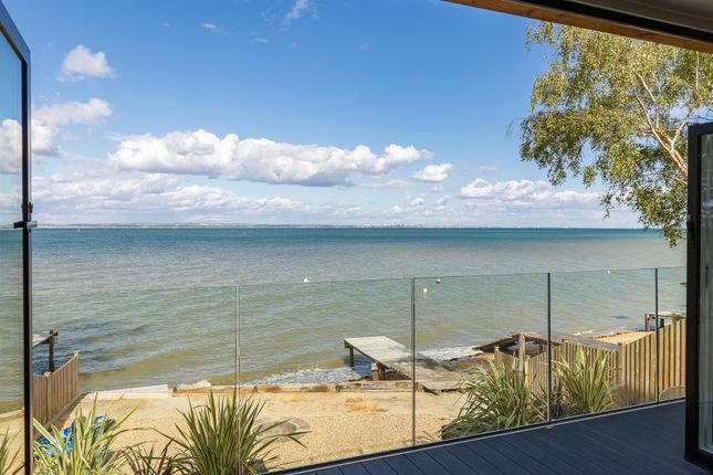 The House On The Beach, Lower Woodside Road, Wootton Bridge photo 2